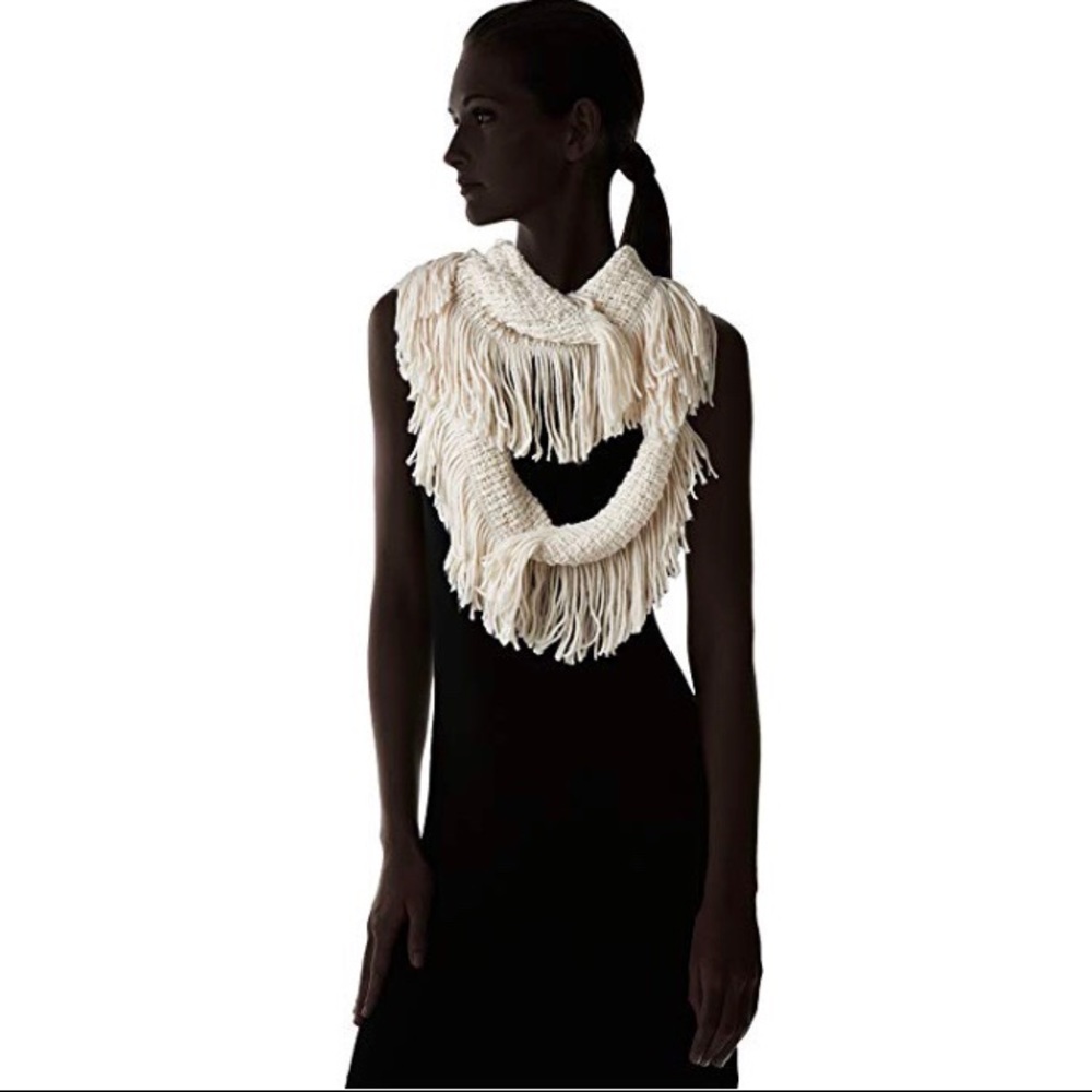 NWOT Vince Camuto loop scarf
